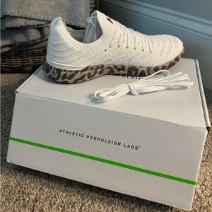 New APL TechLoom Wave Sz 8